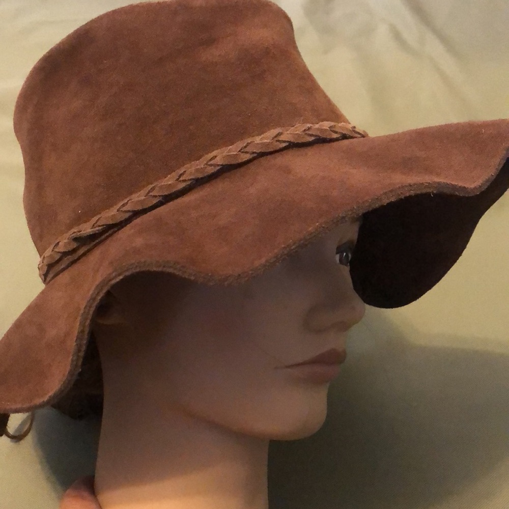 Staring at Stars  brown color leather Hat